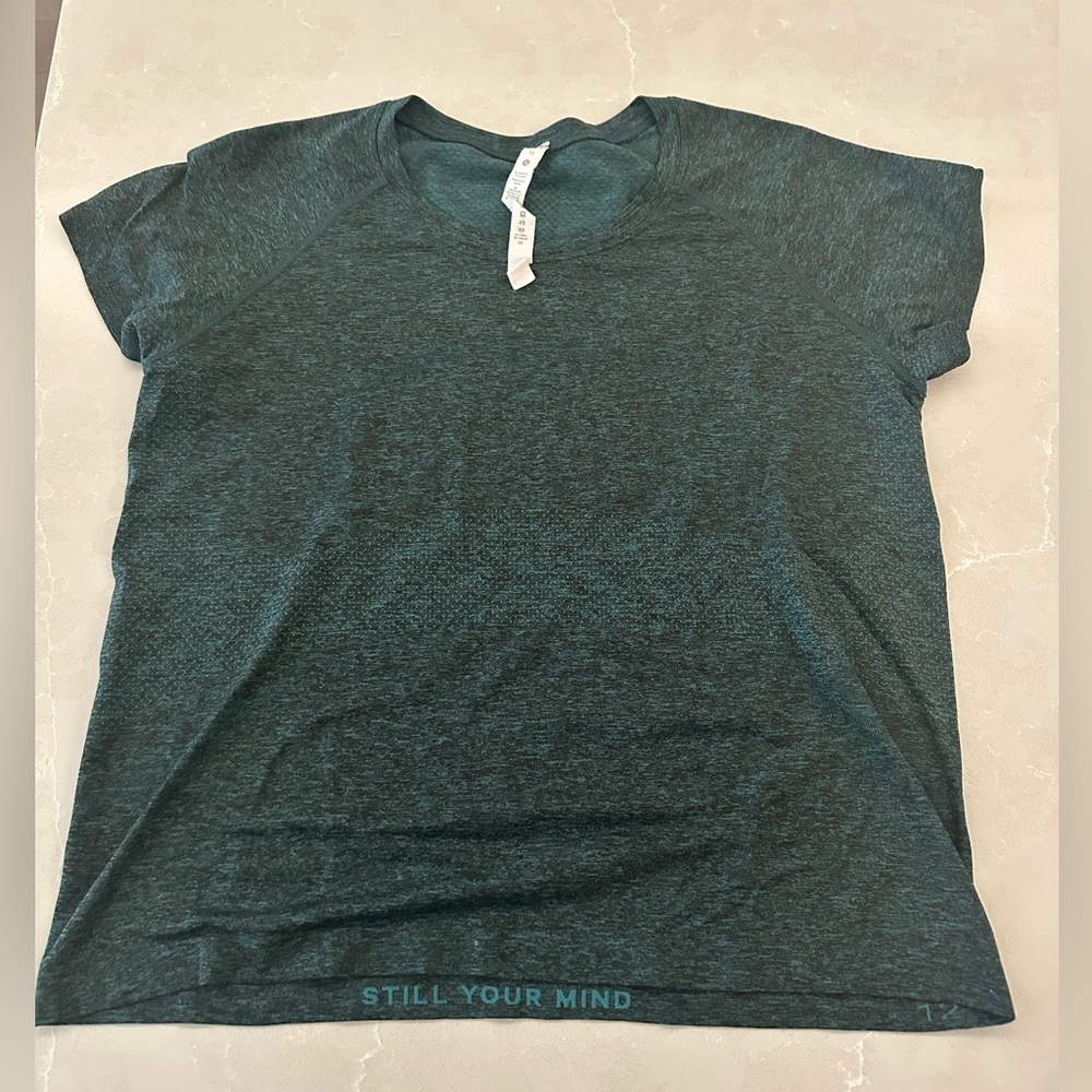 LULULEMON- Swiftly Tech Short-Sleeve Shirt